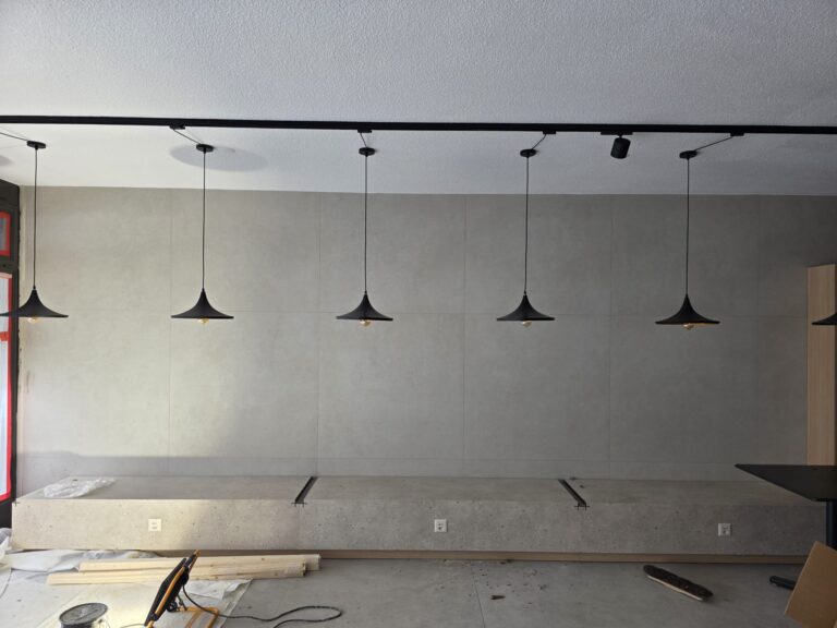 WhatsApp Image 2025-11-18 at 09.31.13 (1)